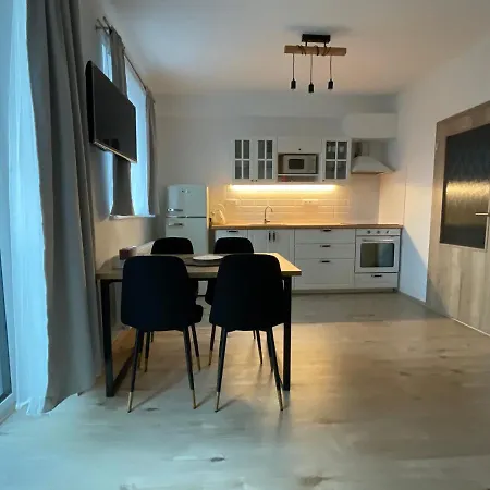 Utulny Jednopokojovy V Alpskem Stylu Na Klinovci Apartment *